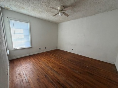Investment property!! This property offers 3 bedrooms - 2 - photo 12