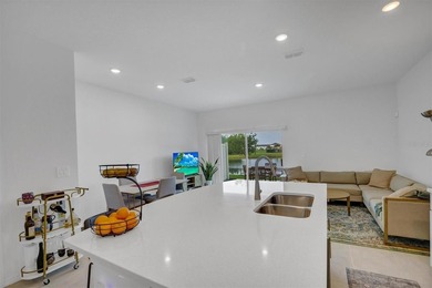 Welcome to this beautifully maintained, move-in ready townhome - photo 12