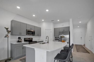 Welcome to this beautifully maintained, move-in ready townhome - photo 15