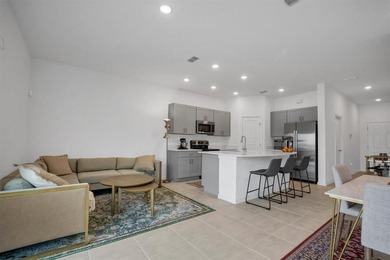 Welcome to this beautifully maintained, move-in ready townhome - photo 18