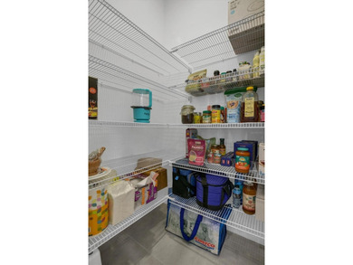Welcome to this beautifully maintained, move-in ready townhome - photo 19