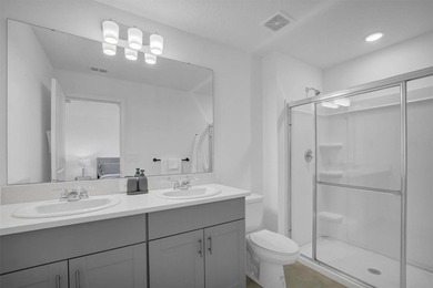 Welcome to this beautifully maintained, move-in ready townhome - photo 24