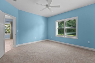 Step into this upgraded 2018 2 bed, 2 bath, + den villa in Grand - photo 10