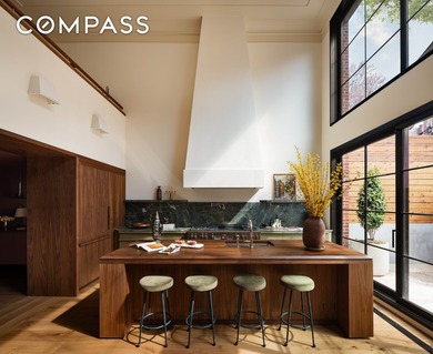 A new townhouse residence by ECKSTROM. On one of Cobble Hill s - photo 1