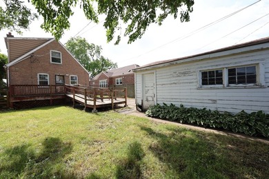 Bring your vision to this generously sized 4-bedroom, 3-bath - photo 3
