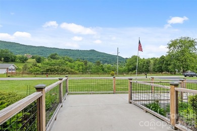 Experience elevated mountain living with the rare combination of - photo 2