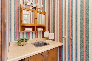 First time ever offered on the market! This well-maintained - photo 25