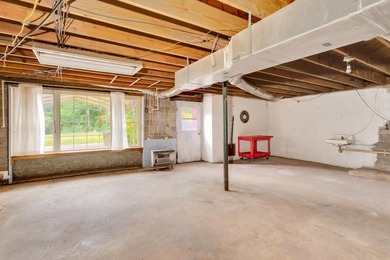First time ever offered on the market! This well-maintained - photo 33
