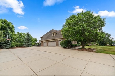 Nestled on a breathtaking lot, this CUSTOM home offers luxurious - photo 6