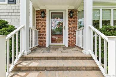 Fantastic Opportunity in Harborfields SD! Pristine Split-Level - photo 2