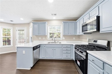 Beautifully renovated and move-in ready, this spacious 6-bedroom - photo 6