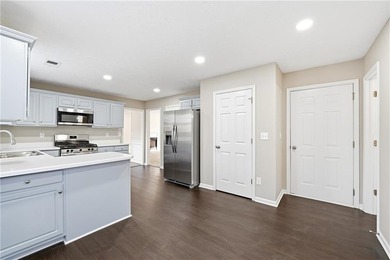 Beautifully renovated and move-in ready, this spacious 6-bedroom - photo 9