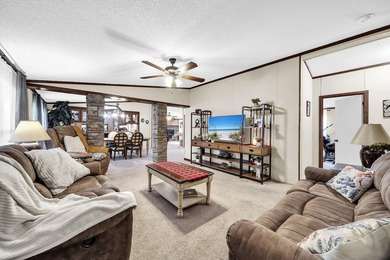 Welcome to 1422 Cat Mar Rd in Niceville -- a spacious and - photo 5