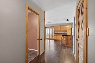 Escape to the peace and privacy of the countryside with this - photo 6