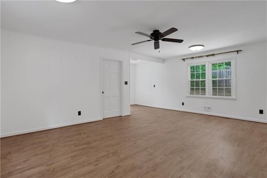Welcome to this spacious brick ranch in the heart of Tucker - photo 22