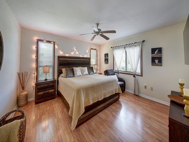 We're thrilled to present this lovely 4-bedroom, 2-bath home - photo 24