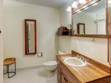 We're thrilled to present this lovely 4-bedroom, 2-bath home - photo 26