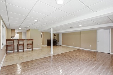 Rare opportunity to own this spacious 4 bedroom 3.5 bath ranch - photo 28