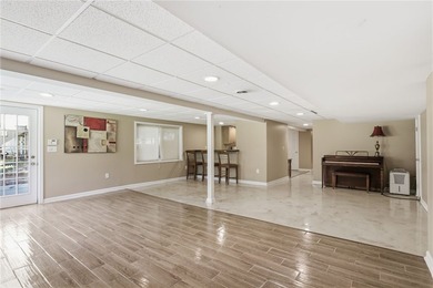 Rare opportunity to own this spacious 4 bedroom 3.5 bath ranch - photo 29