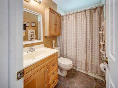 We're thrilled to present this lovely 4-bedroom, 2-bath home - photo 30