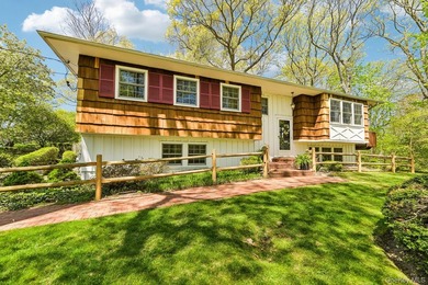Welcome to 31 Sunset Drive, a true nature lovers' paradise! - photo 1