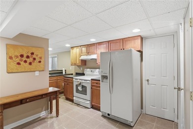 Rare opportunity to own this spacious 4 bedroom 3.5 bath ranch - photo 32