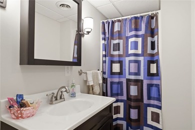 Rare opportunity to own this spacious 4 bedroom 3.5 bath ranch - photo 35