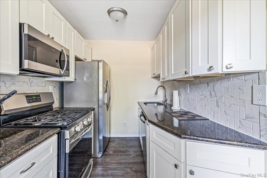 Discover comfort and convenience in this move-in-ready - photo 6