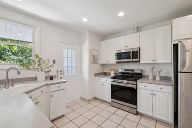 Welcome home to Redwood City! Ideally situated along a beautiful - photo 27