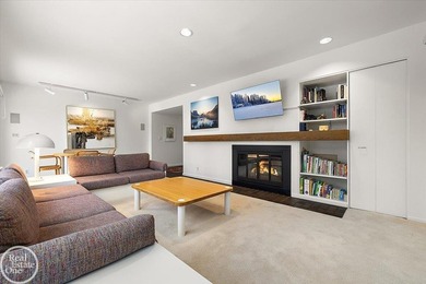 Once-in-a-lifetime location! Custom built contemporary home - photo 38