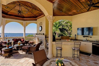 Experience the perfect blend of luxury and warmth in this - photo 40