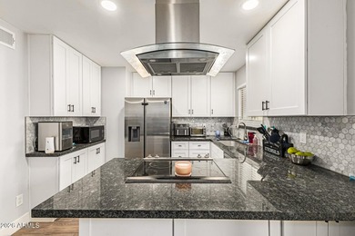 Check out this charming townhome in the peaceful Bellair! With 3 - photo 7