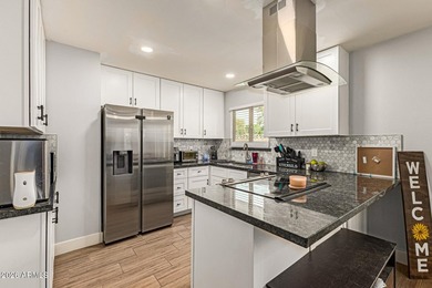 Check out this charming townhome in the peaceful Bellair! With 3 - photo 8