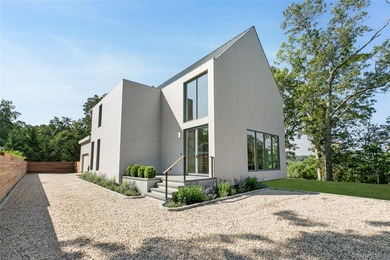 NEW WATERFRONT CONSTRUCTION Thoughtfully crafted and beautifully - photo 4