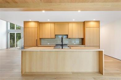 NEW WATERFRONT CONSTRUCTION Thoughtfully crafted and beautifully - photo 8