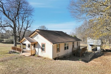 Lake Lanier Home For Sale in Gainesville Georgia