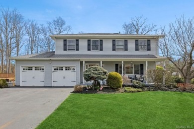 (private lake, pond, creek) Home Sale Pending in Clarkstown New York