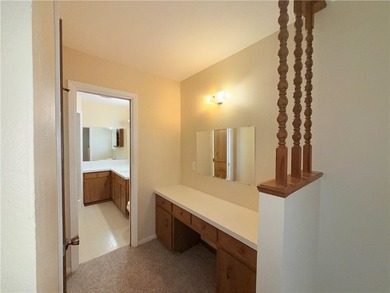 Great starter home with four-sided red brick. Formal living and - photo 11