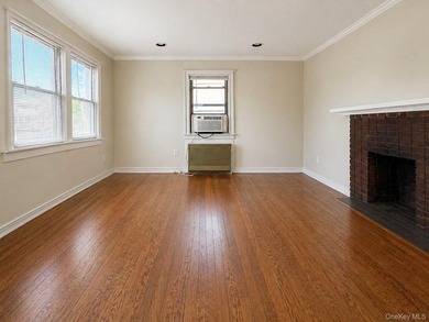 Prime Flushing Location! New to Market - Detached Corner - photo 3