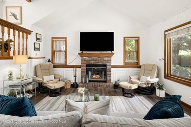 Come home to this beautifully maintained, furnished split-level - photo 3