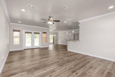 Gorgeous Craftsman Home in Lake Arthur Estates! This beautiful - photo 10