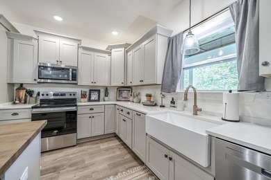 Beautiful 4 BR/3.5 Bath (plus game room) farm style home with - photo 12