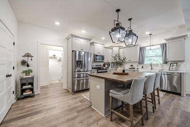 Beautiful 4 BR/3.5 Bath (plus game room) farm style home with - photo 13
