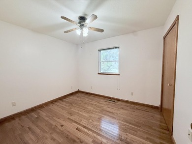 Welcome home to this beautiful 3-bedroom, 2.5-bath property - photo 21