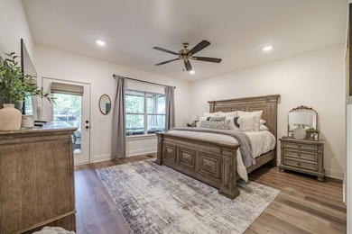 Beautiful 4 BR/3.5 Bath (plus game room) farm style home with - photo 24