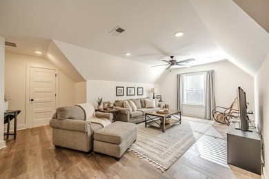 Beautiful 4 BR/3.5 Bath (plus game room) farm style home with - photo 32