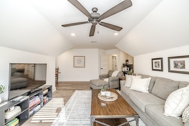 Beautiful 4 BR/3.5 Bath (plus game room) farm style home with - photo 33