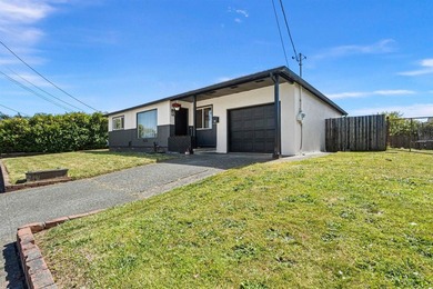 JUST 2 BLOCKS FROM THE OCEAN! Welcome to 1046 Jaccard Street - photo 7