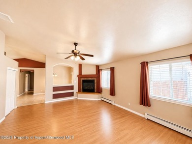 Welcome home to this beautifully maintained 3-bedroom, 2.5-bath - photo 4