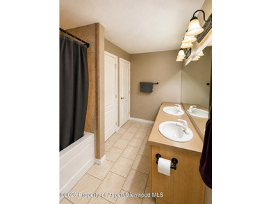 Welcome home to this beautifully maintained 3-bedroom, 2.5-bath - photo 10